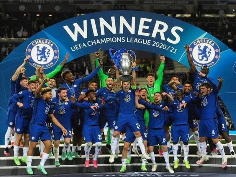 内维尔：切尔西实力能进欧冠区，但与争冠球队差距明显